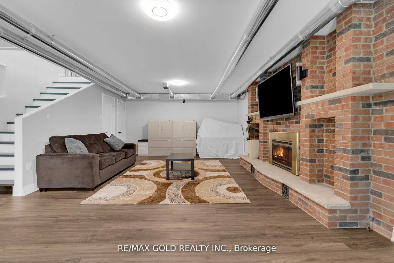 6820, 16th, Nobleton, King