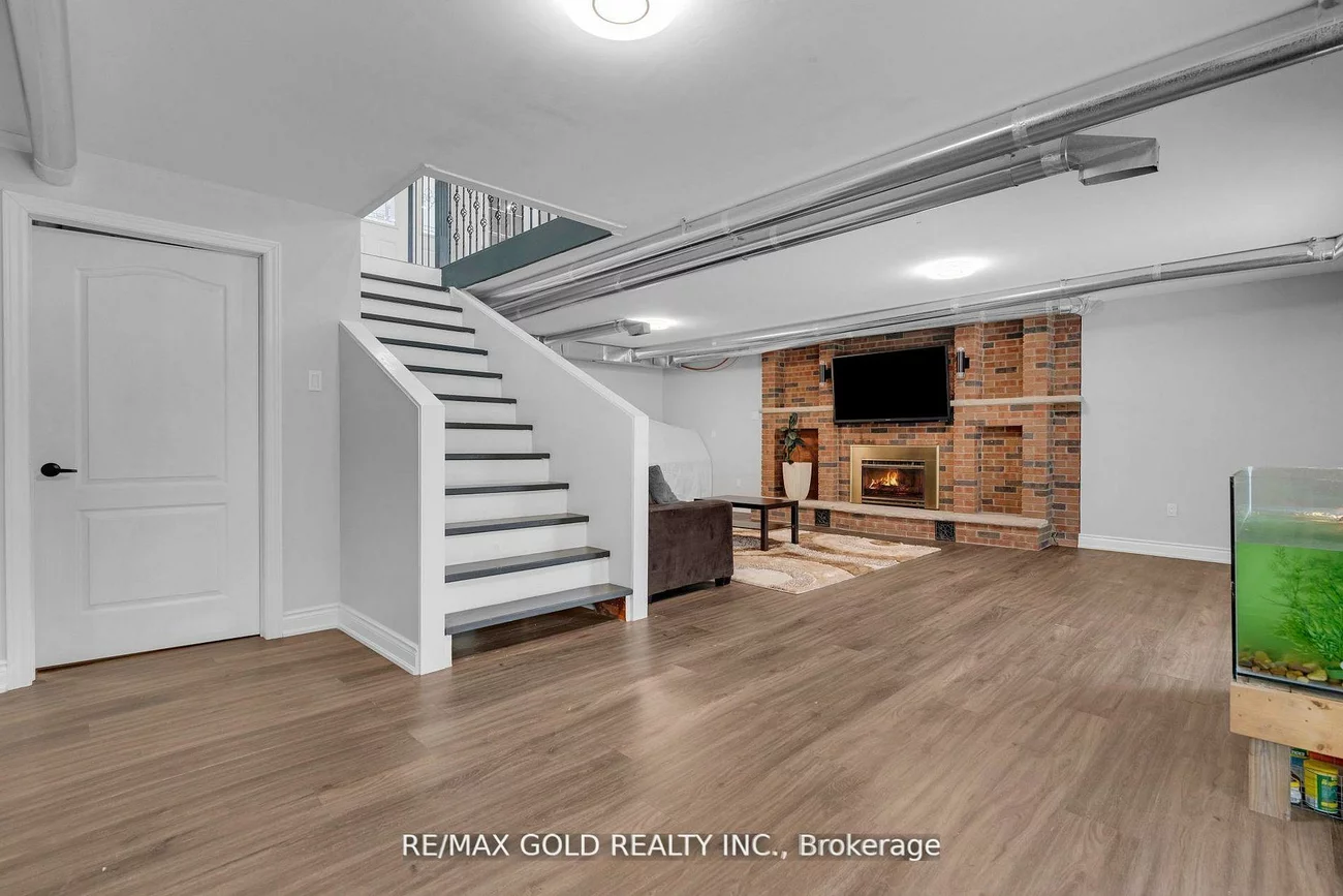 6820, 16th, Nobleton, King