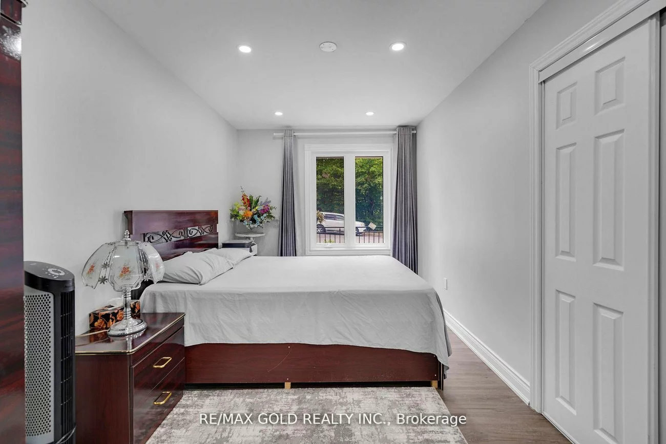 6820, 16th, Nobleton, King