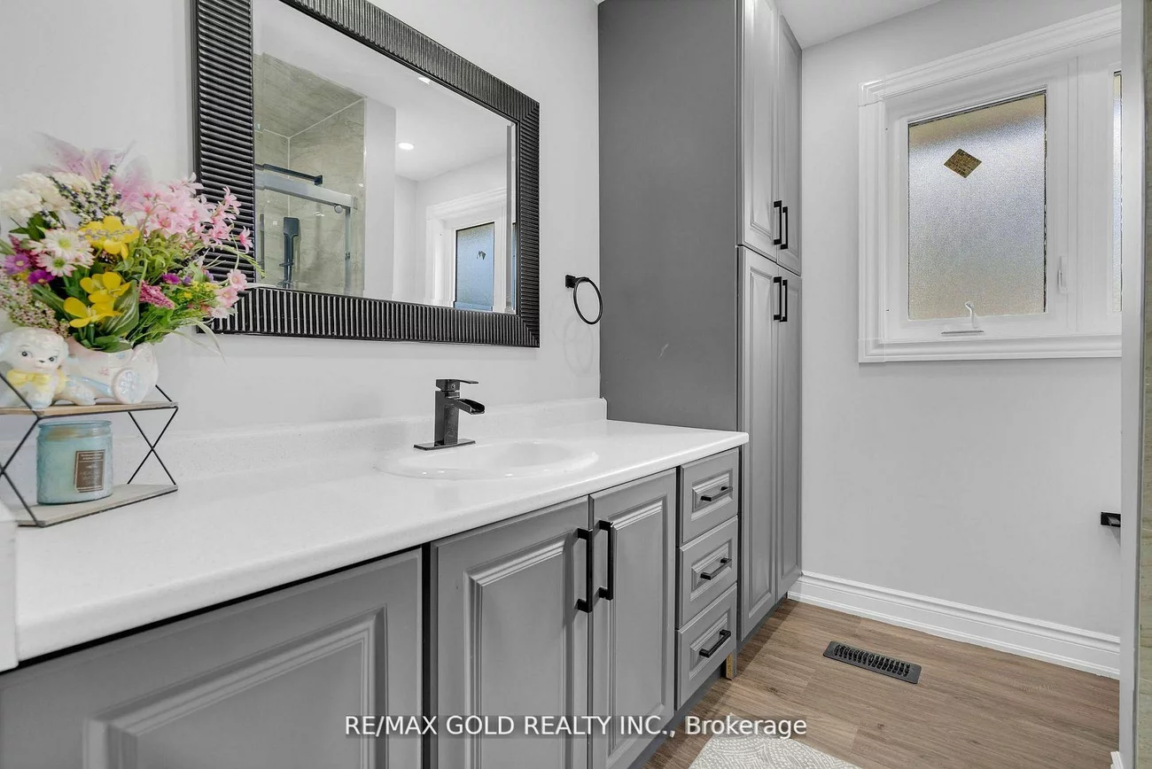 6820, 16th, Nobleton, King