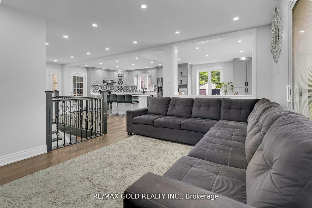 6820, 16th, Nobleton, King