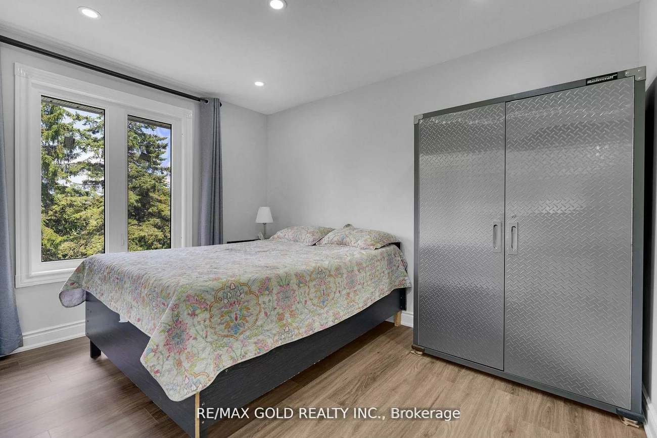 6820, 16th, Nobleton, King