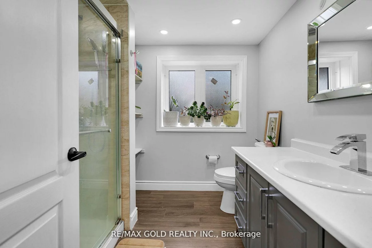 6820, 16th, Nobleton, King