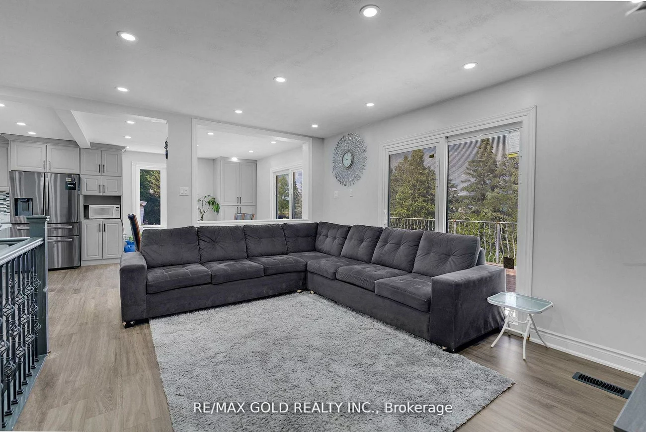 6820, 16th, Nobleton, King