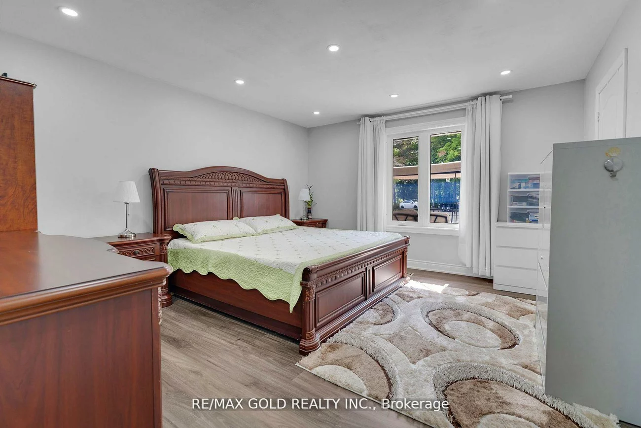 6820, 16th, Nobleton, King