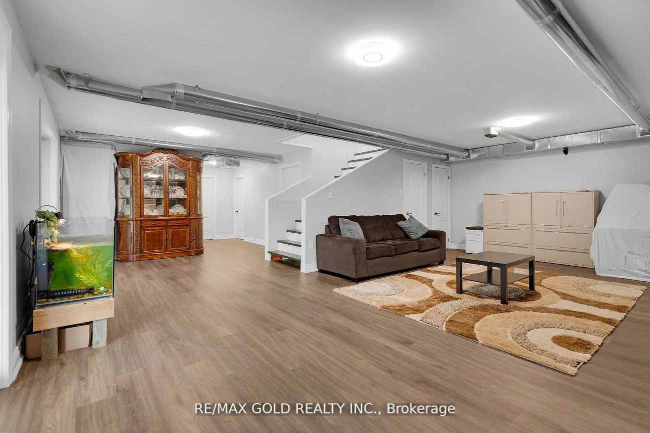 6820, 16th, Nobleton, King