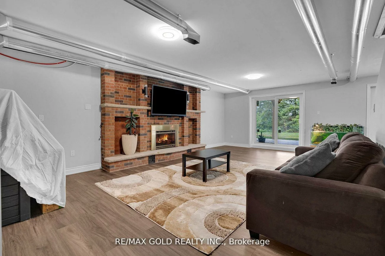 6820, 16th, Nobleton, King