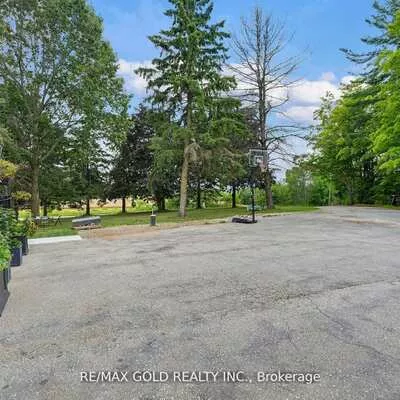 6820, 16th, Nobleton, King