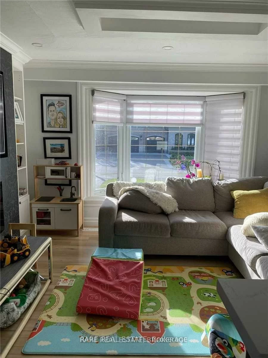 60, Patricia, King City, King