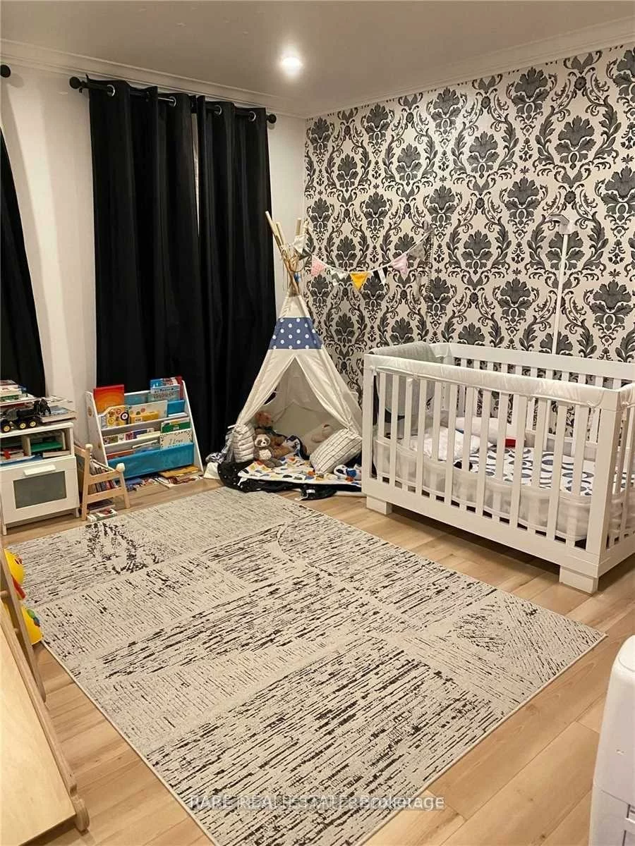 60, Patricia, King City, King