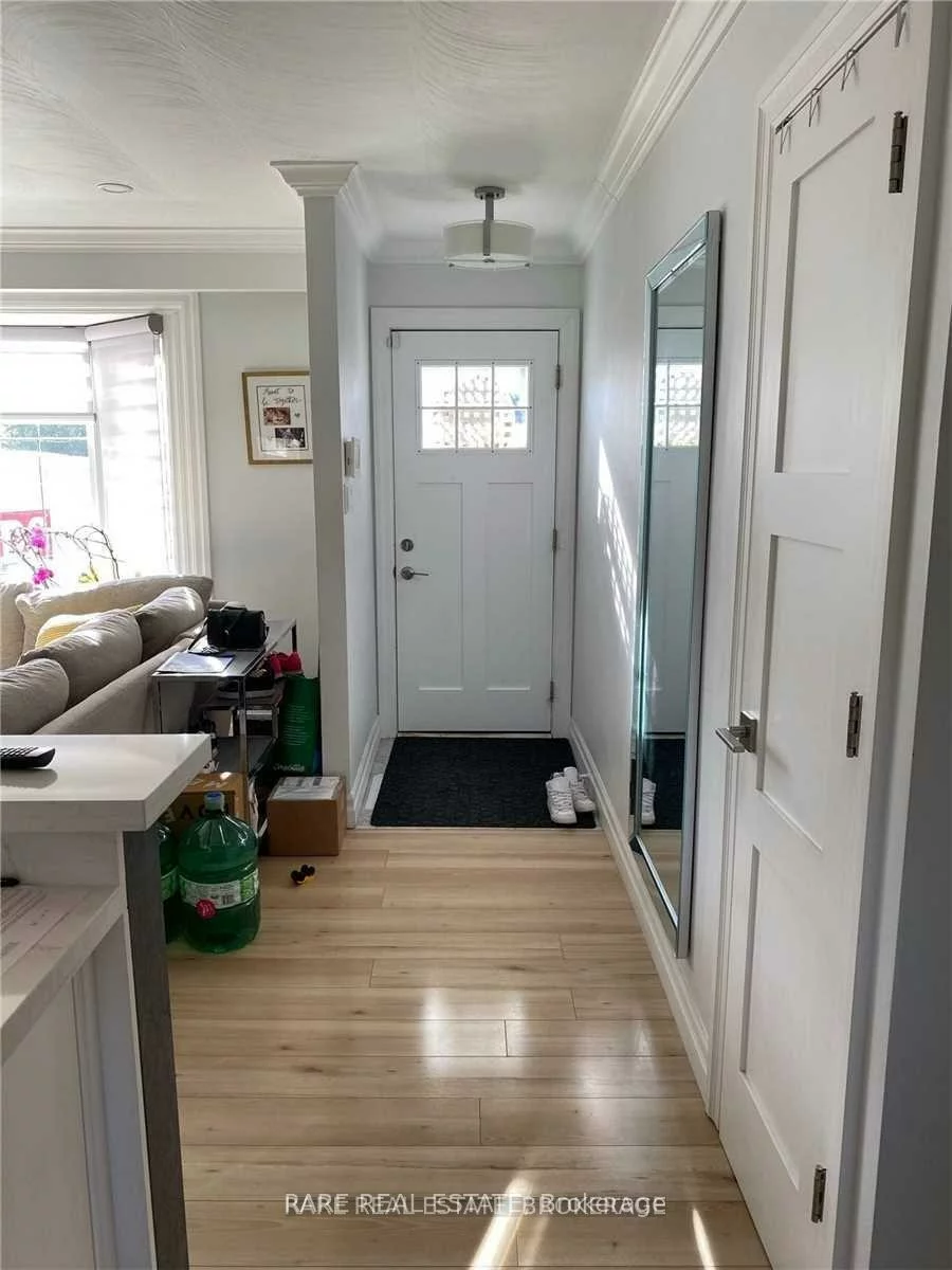 60, Patricia, King City, King