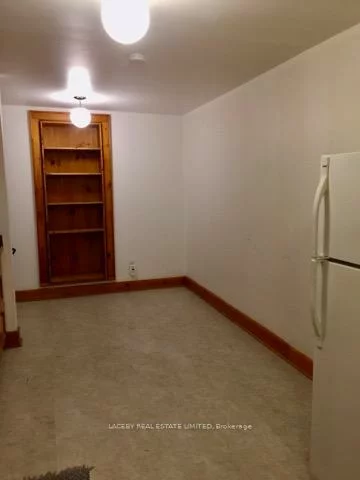 250, Main, Schomberg, King