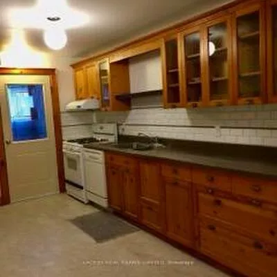 250, Main, Schomberg, King