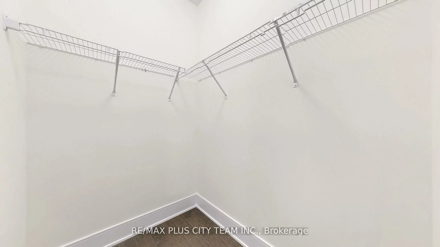 8, Saxby Farm, King City, King