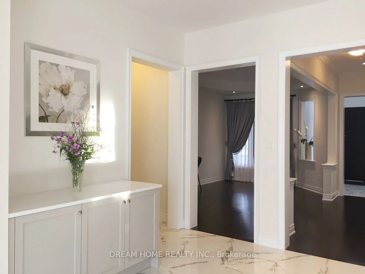 28, Larkin, Nobleton, King