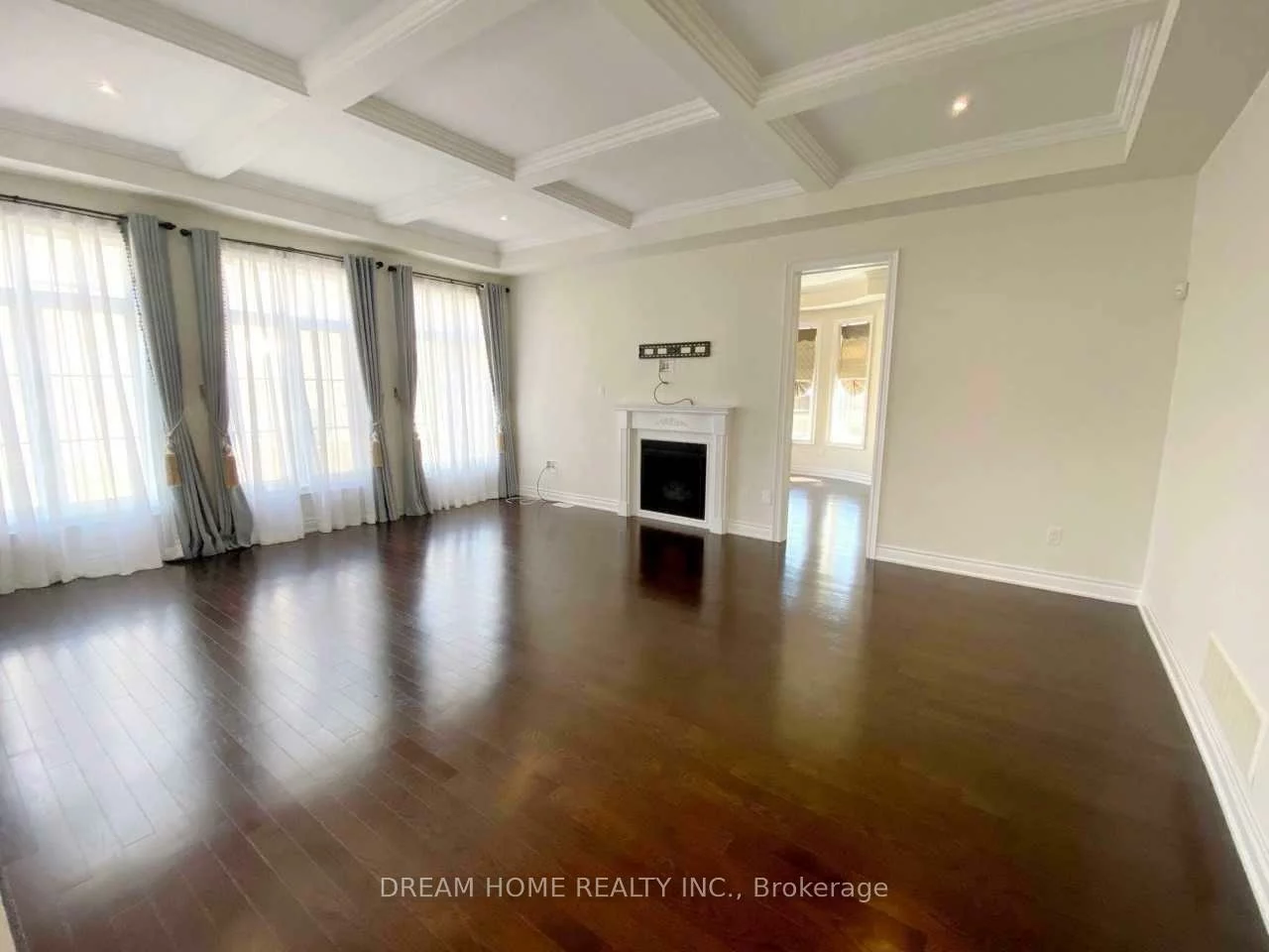 28, Larkin, Nobleton, King