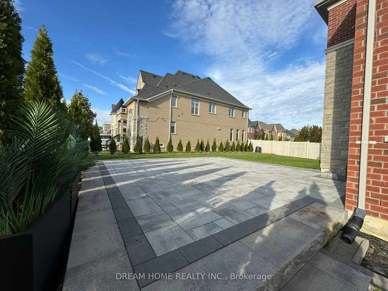 28, Larkin, Nobleton, King