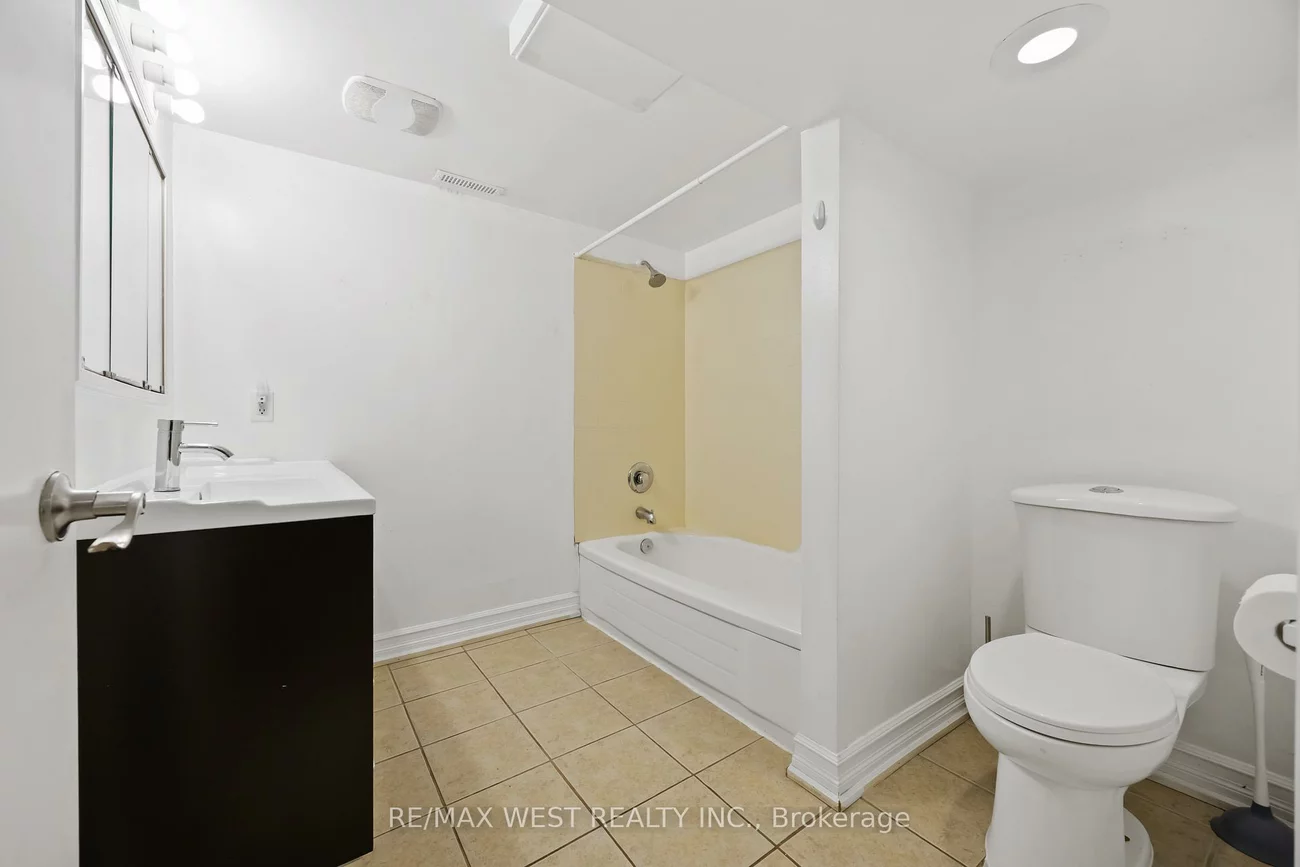 2440, King, King City, King