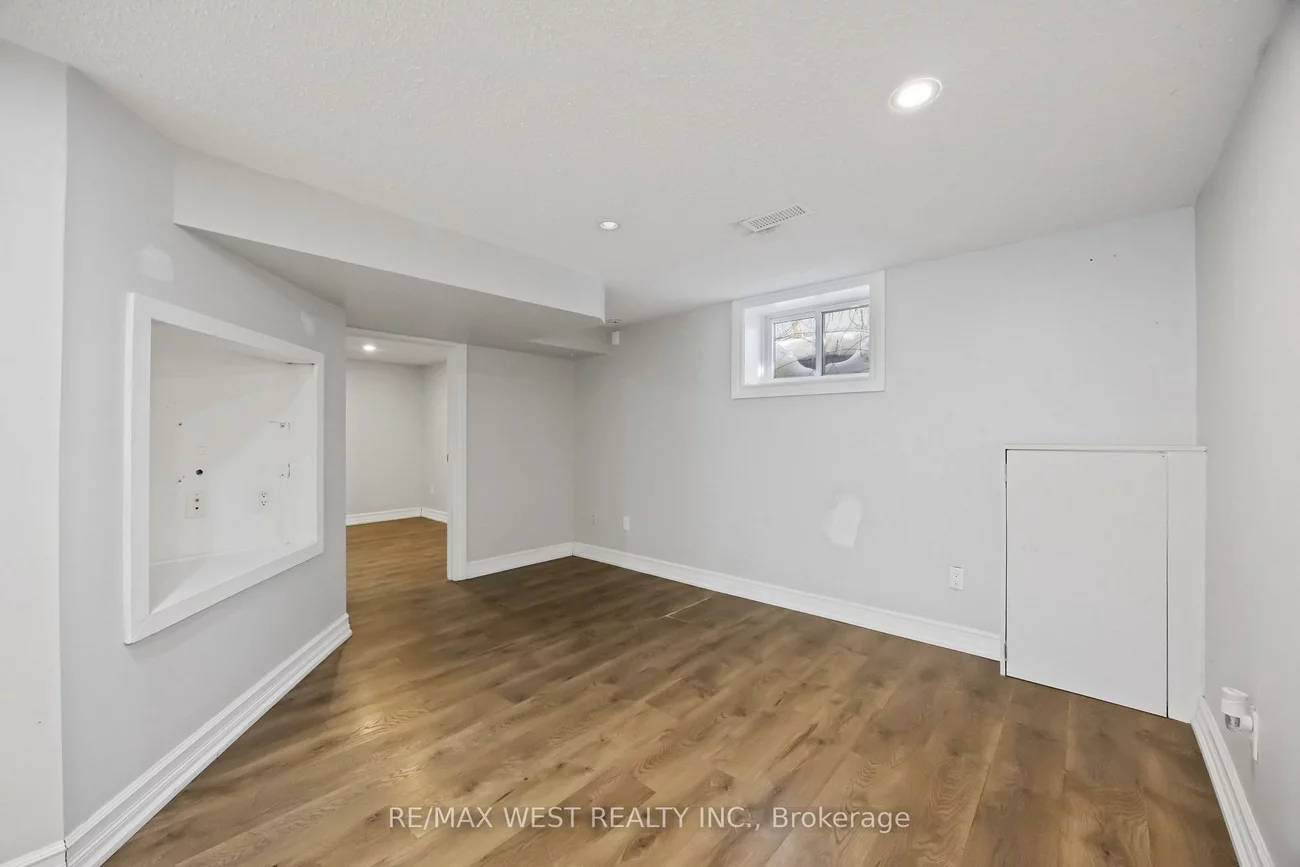 2440, King, King City, King