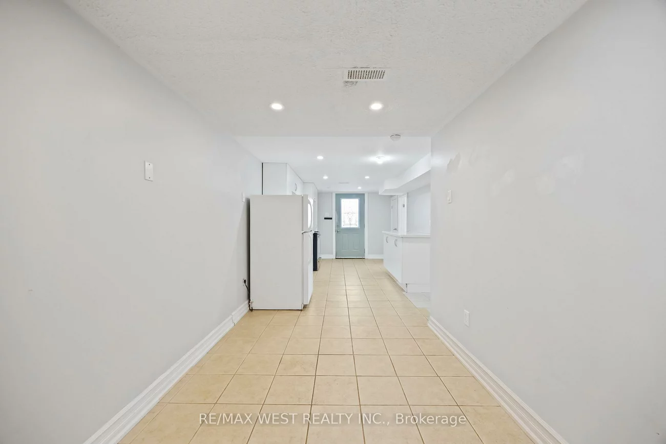 2440, King, King City, King