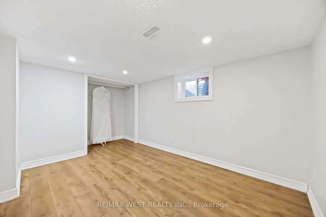 2440, King, King City, King