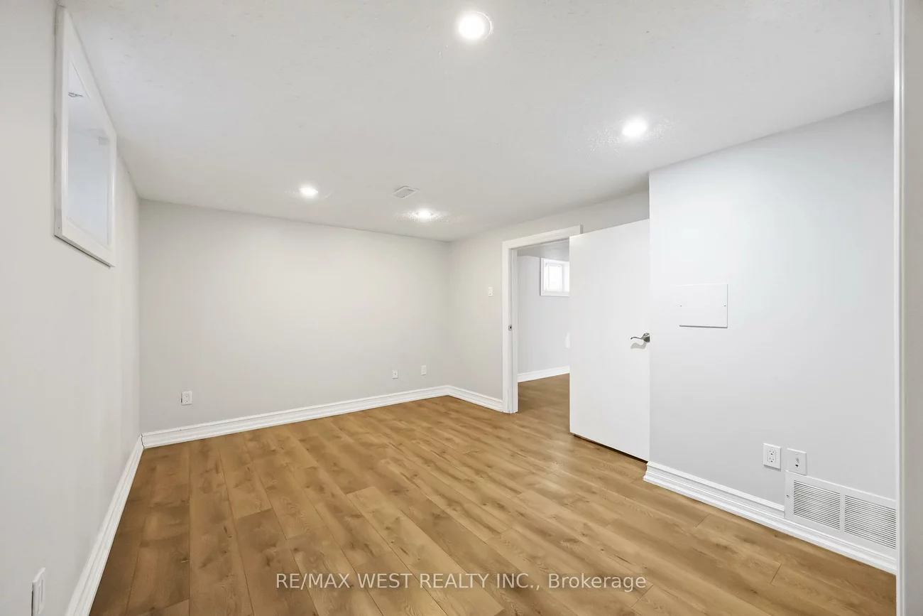 2440, King, King City, King