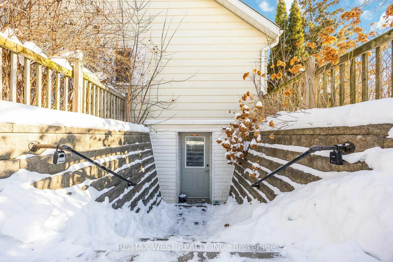 2440, King, King City, King