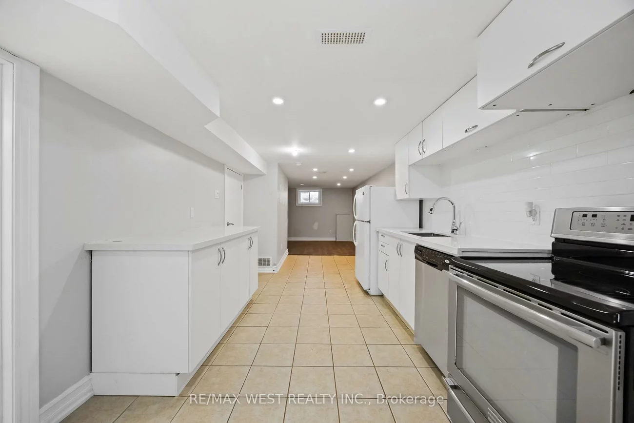 2440, King, King City, King