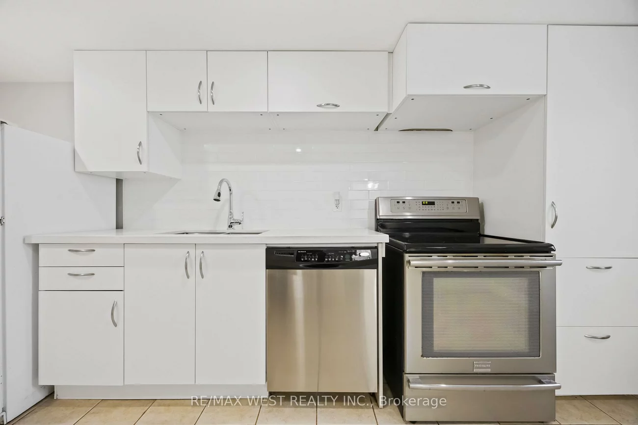 2440, King, King City, King