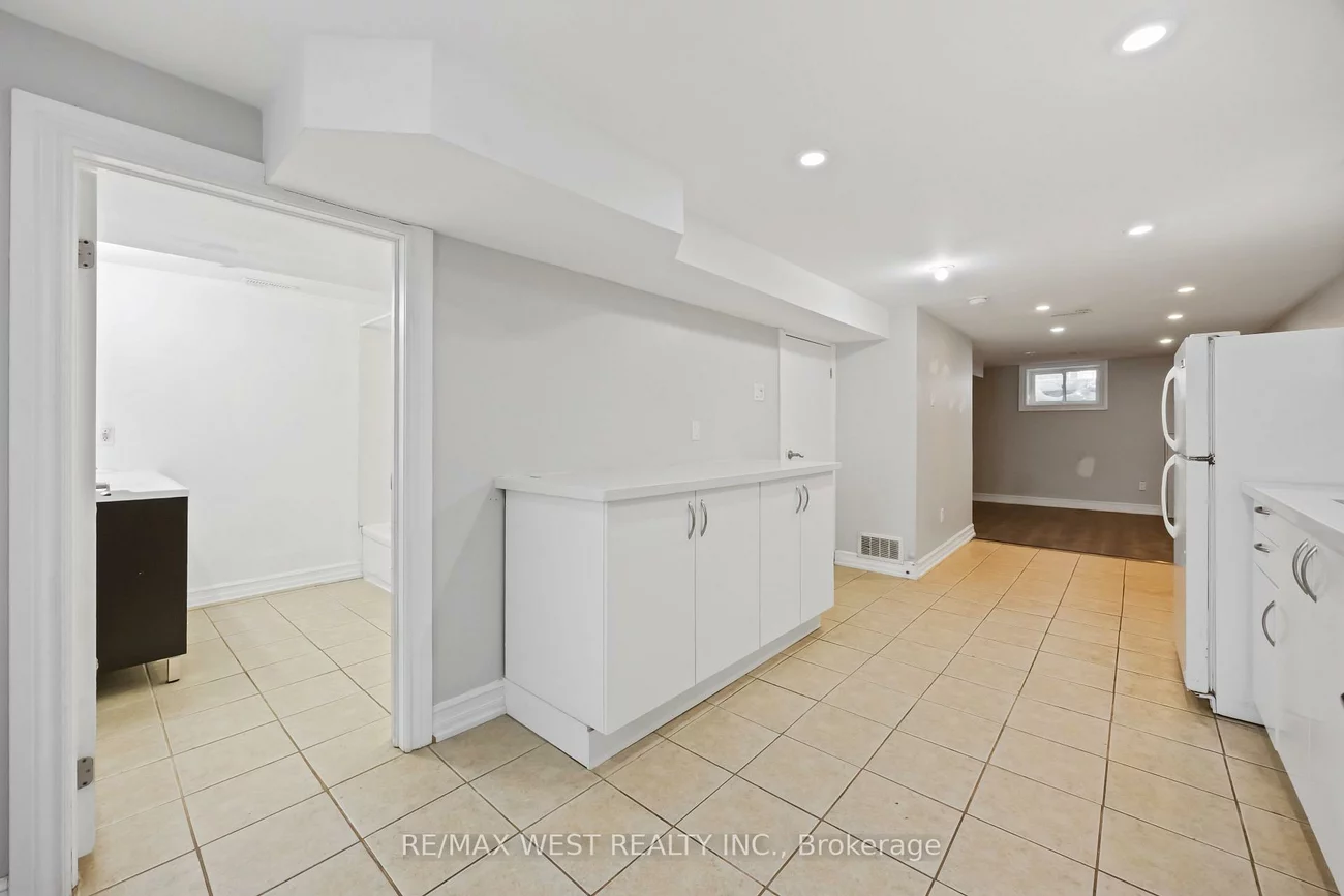 2440, King, King City, King