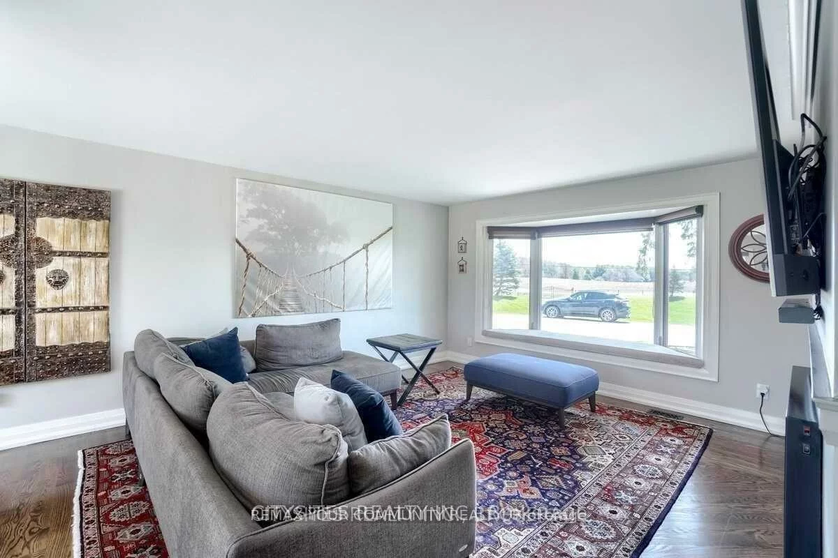 5890, 15th, Schomberg, King