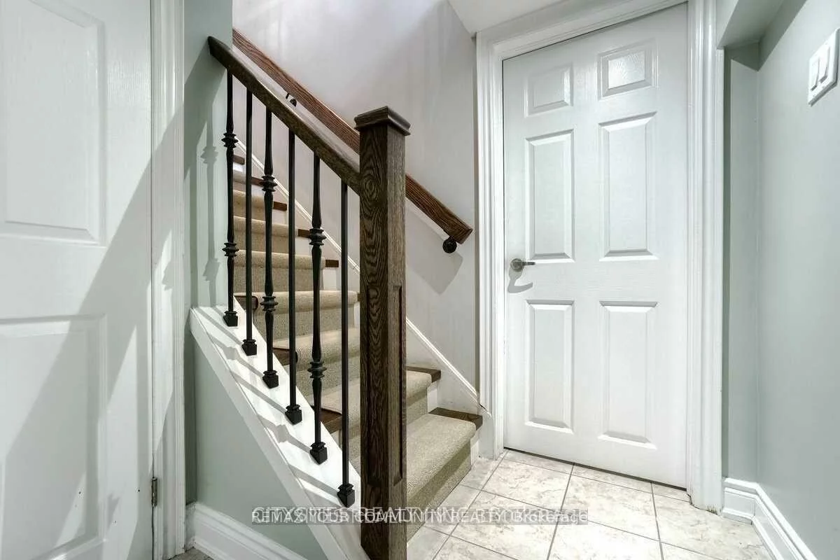 5890, 15th, Schomberg, King