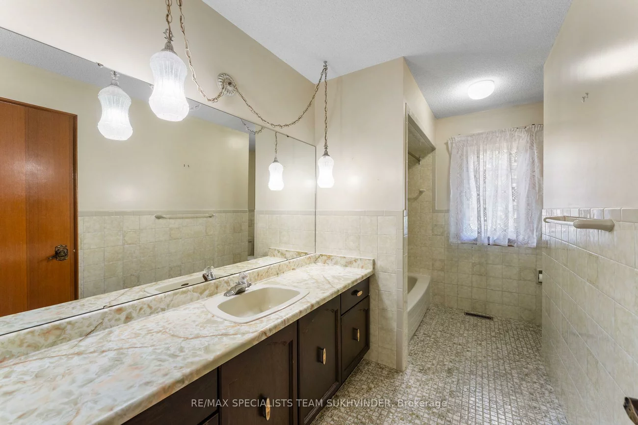 445, Warren, King City, King