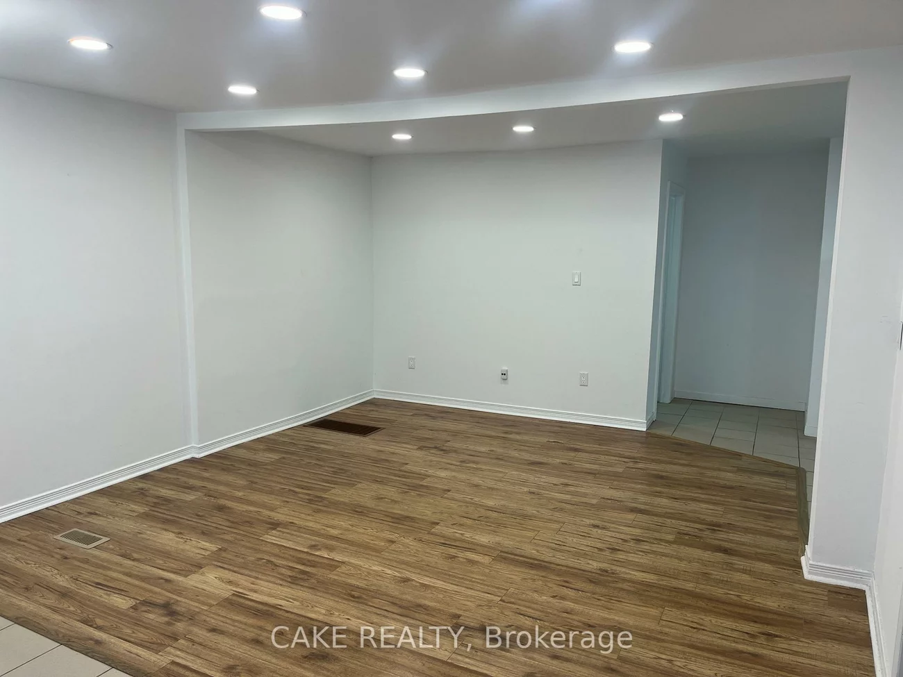 290, MAIN, Schomberg, King