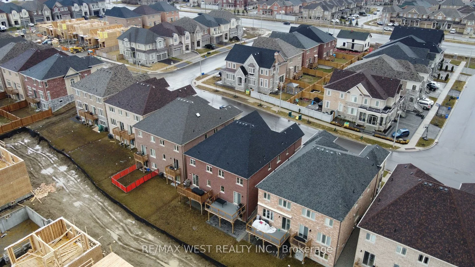 30, Drizzel Cres, Rural King, King