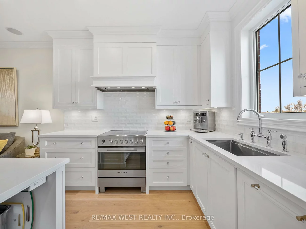 30, Drizzel Cres, Rural King, King