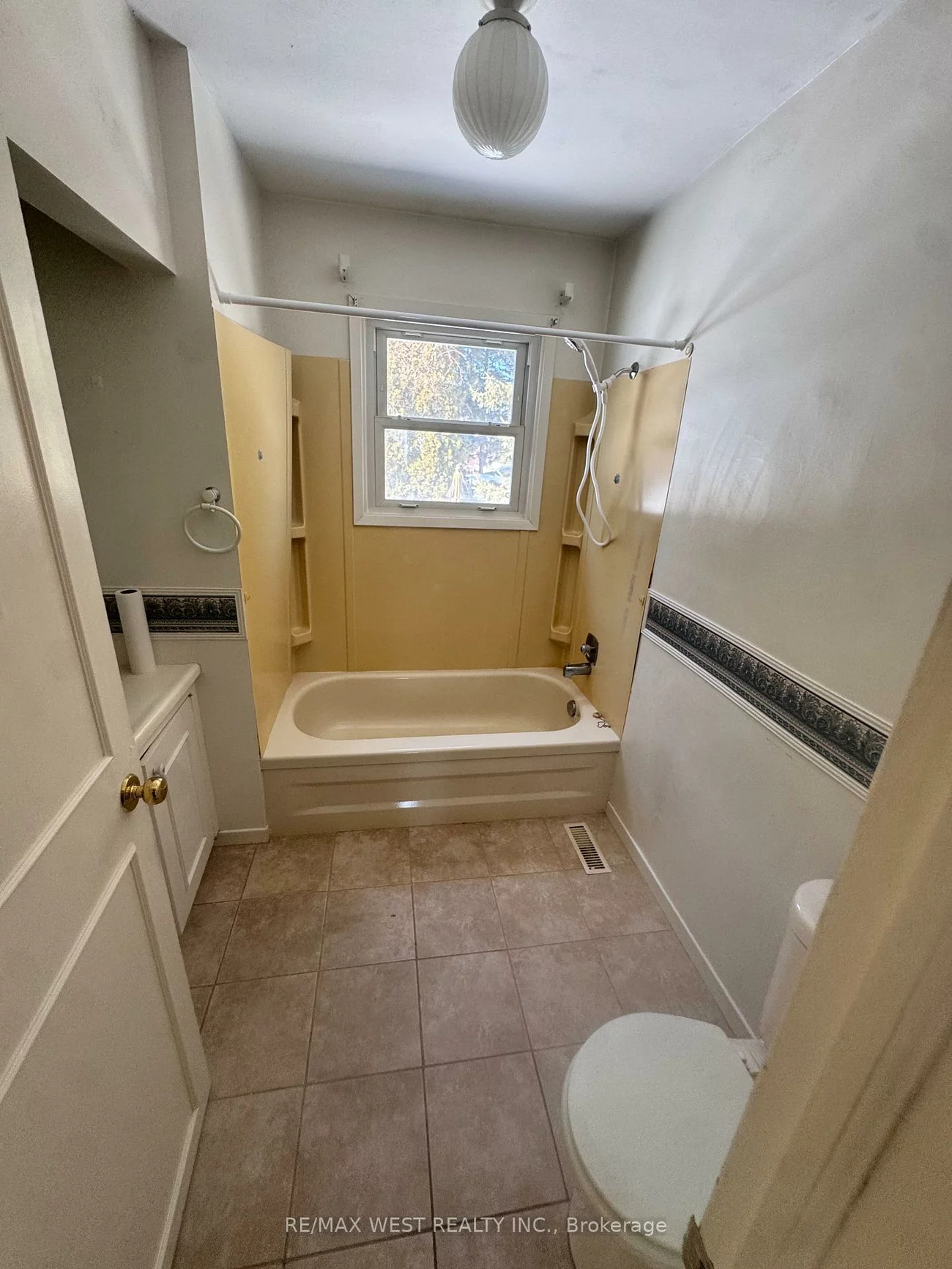 13132, Keele, King City, King