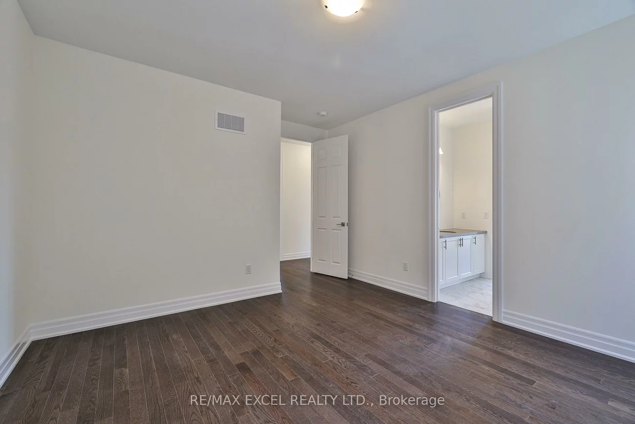 24, Sunny Acre, King City, King