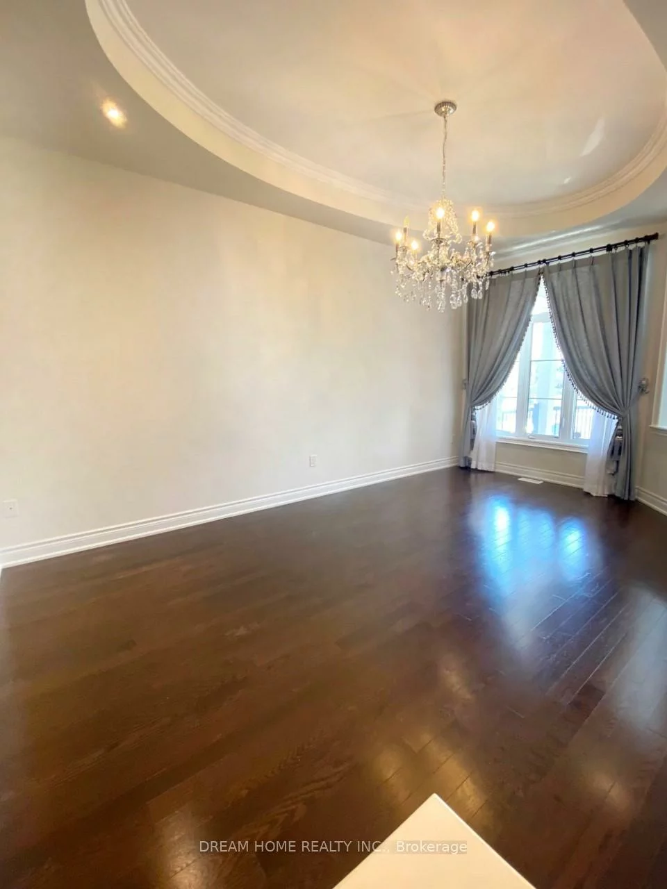 28, Larkin, Nobleton, King