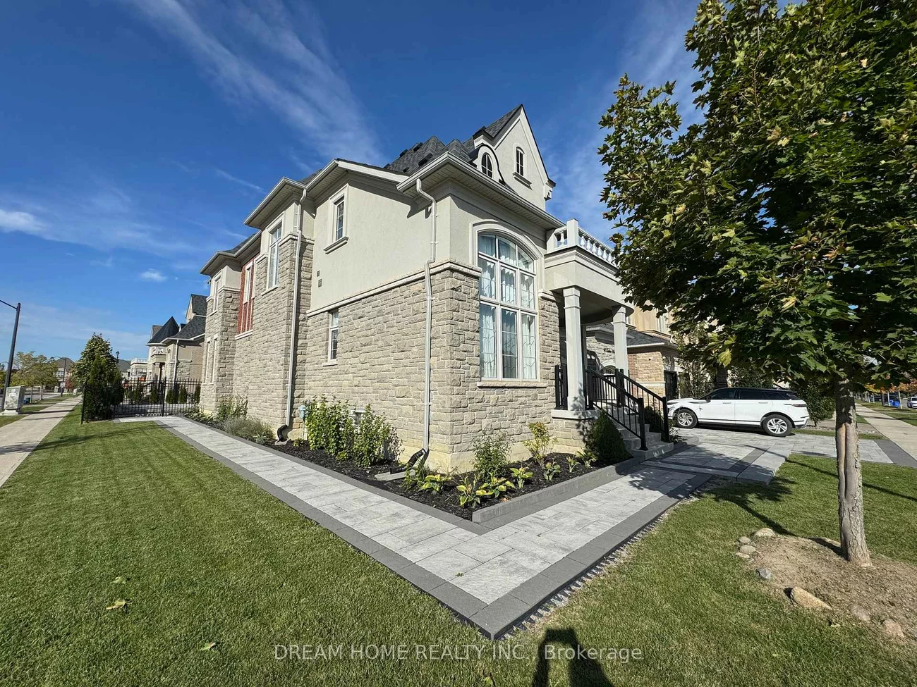 28, Larkin, Nobleton, King