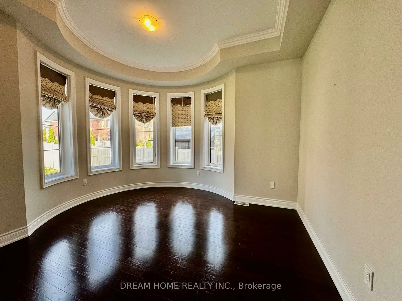 28, Larkin, Nobleton, King