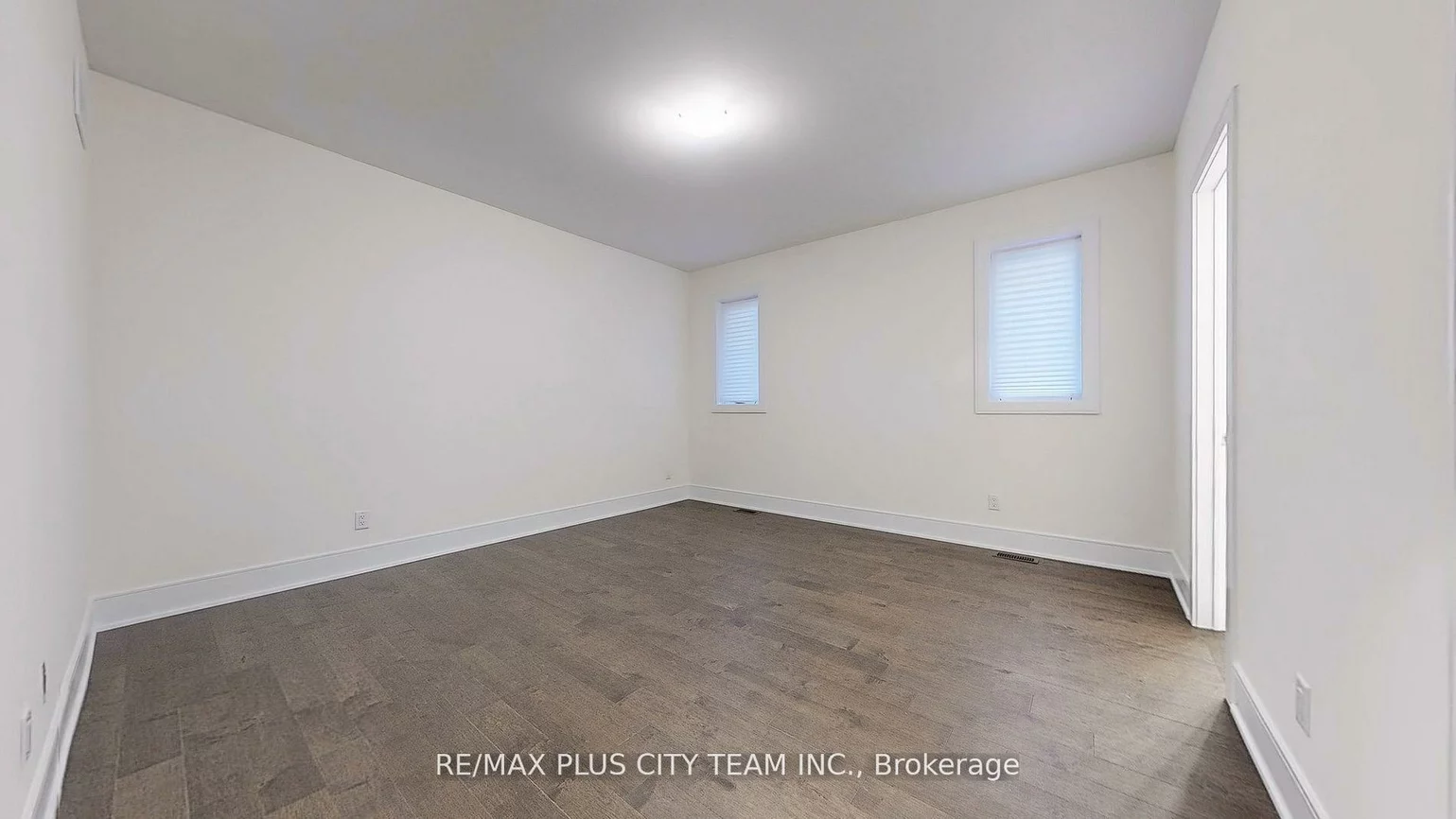 8, Saxby Farm, King City, King