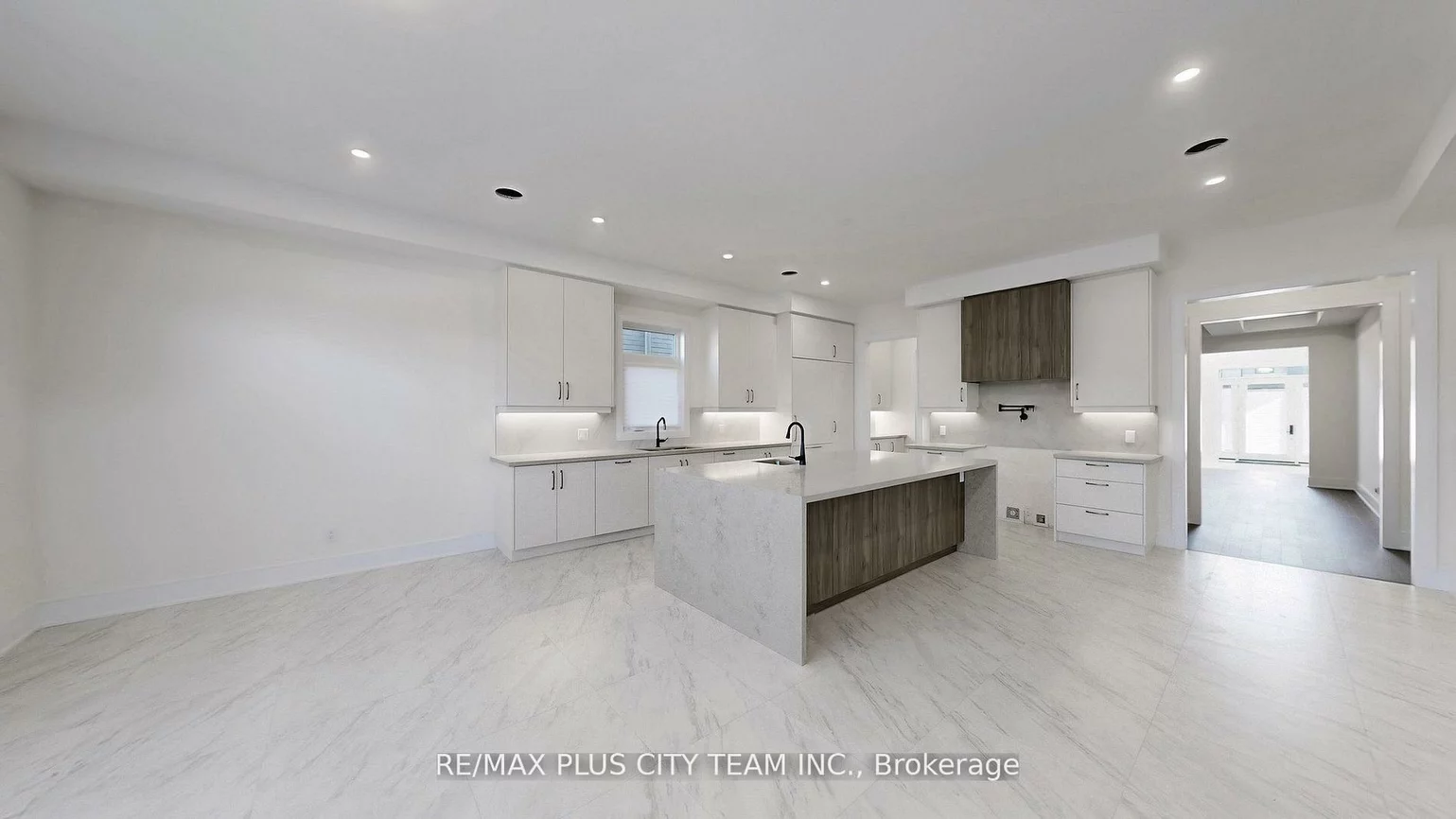 8, Saxby Farm, King City, King