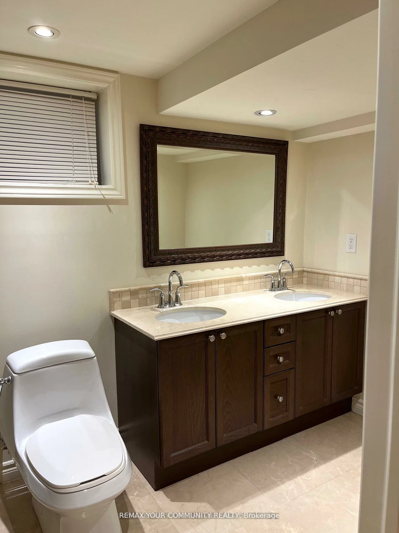 134, James, King City, King