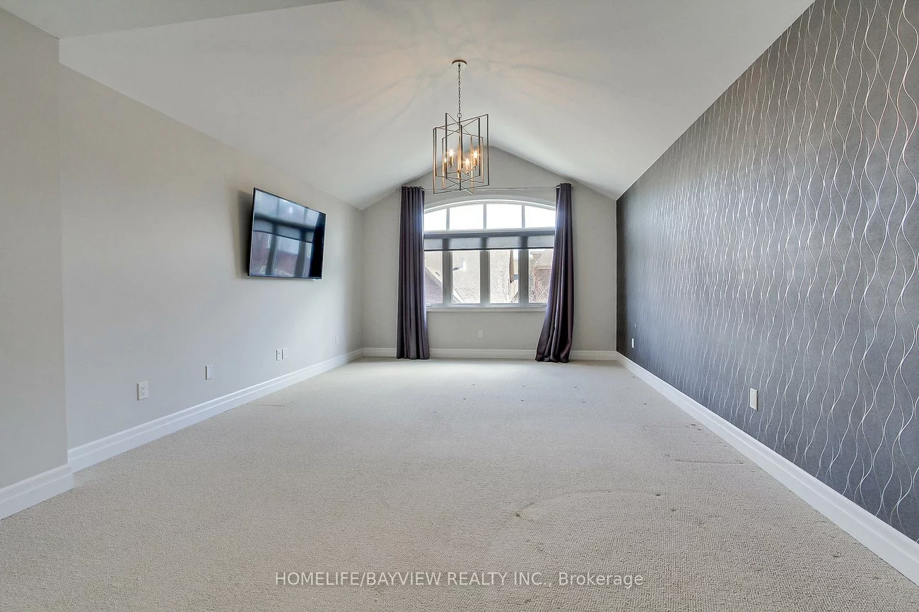 23, Claudview, King City, King