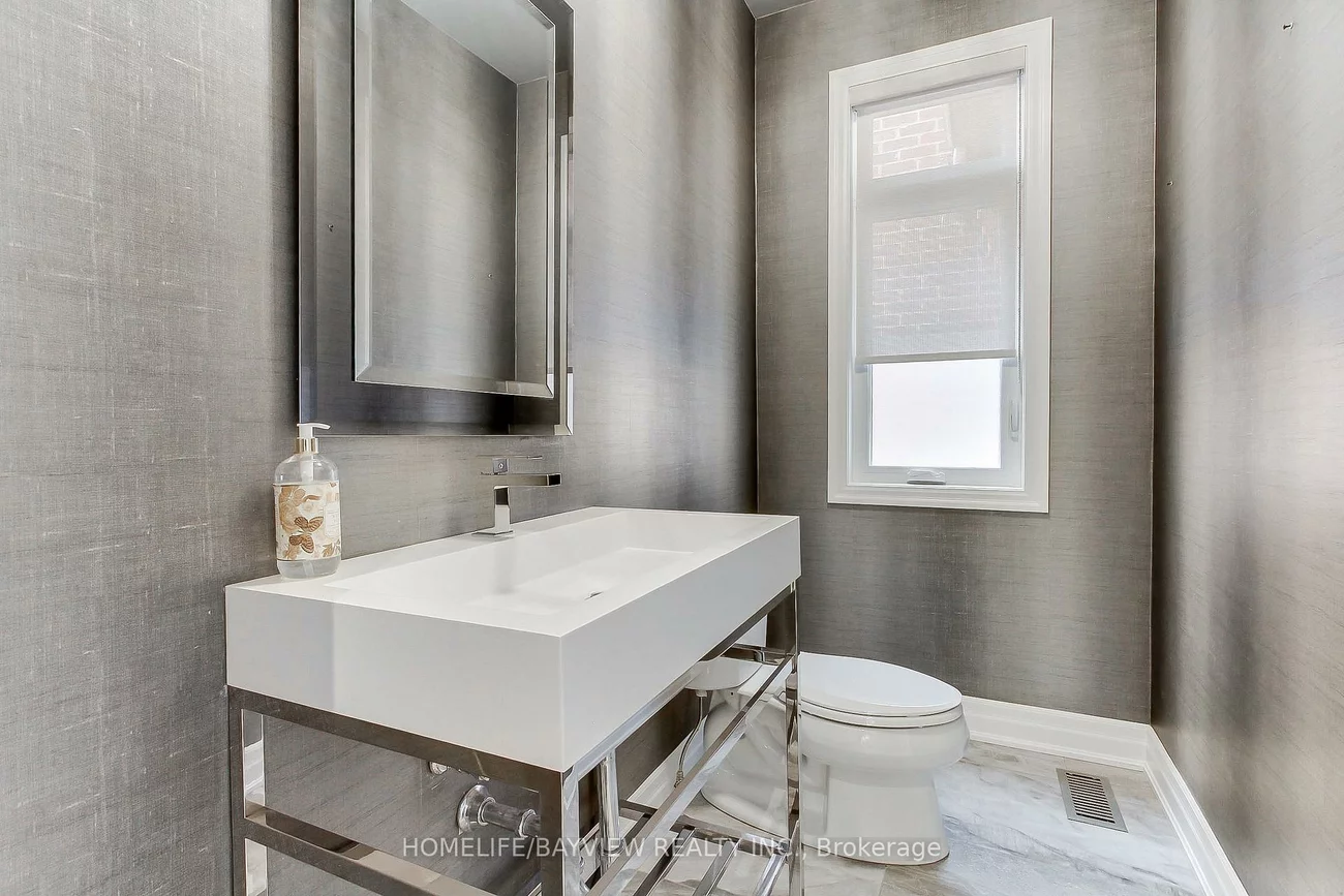 23, Claudview, King City, King