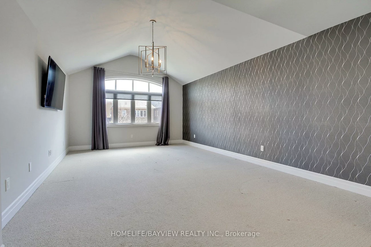 23, Claudview, King City, King