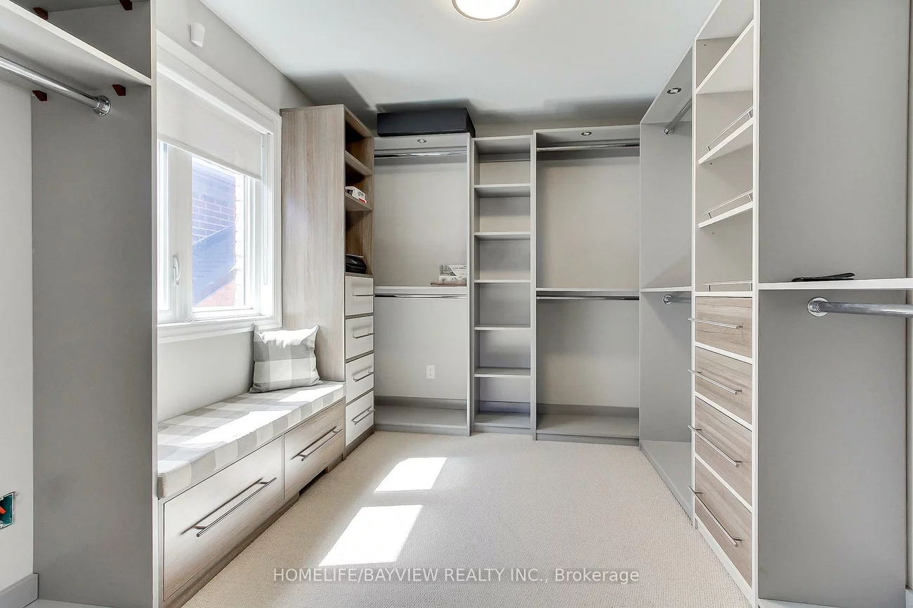 23, Claudview, King City, King