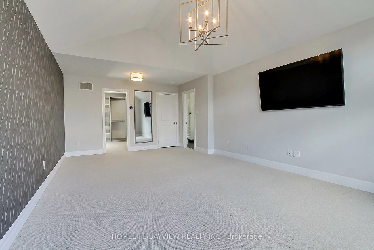 23, Claudview, King City, King