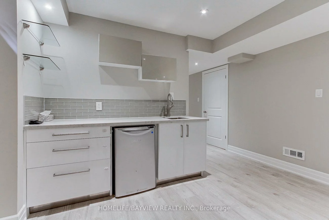 23, Claudview, King City, King